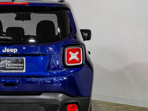 Used 2021 Jeep Renegade Latitude AWD/4WD image 39