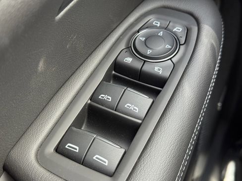 New 2025 Cadillac XT6 Luxury image 32