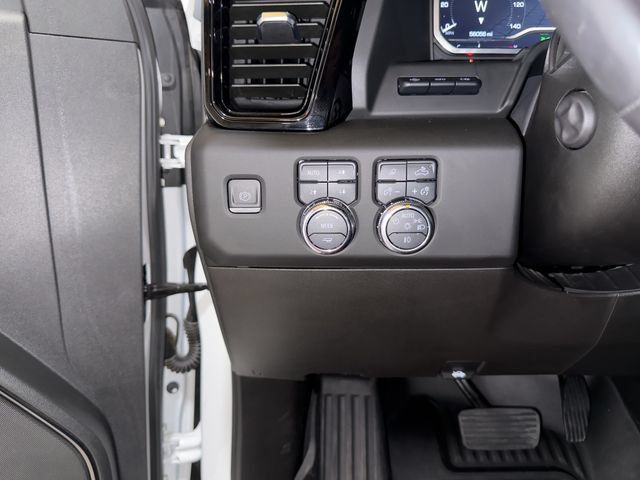 Used 2023 GMC Sierra 1500 AT4 w/ Technology Package AWD/4WD image 8