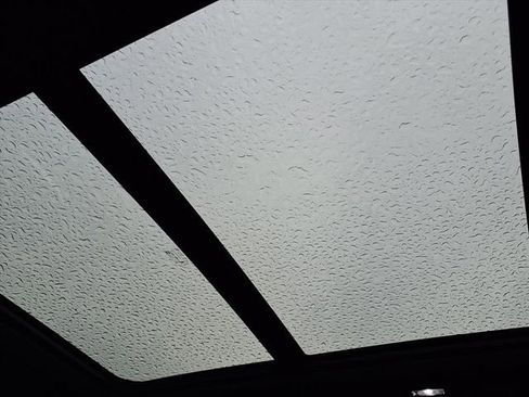 Used 2022 GMC Yukon SLT w/ SLT Premium Package image 9