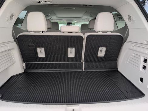 New 2026 Buick Enclave Avenir FWD image 4