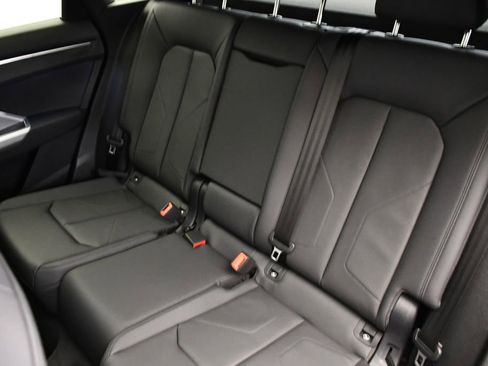 New 2025 Audi Q3 2.0T Premium image 43