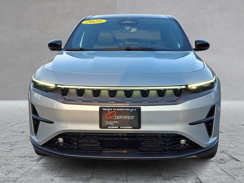 Used 2025 Jeep Wagoneer S Limited image 3