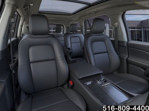 Used 2026 Lincoln Aviator AWD image 11