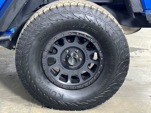 Used 2016 Jeep Wrangler Rubicon w/ Power Convenience Group image 27