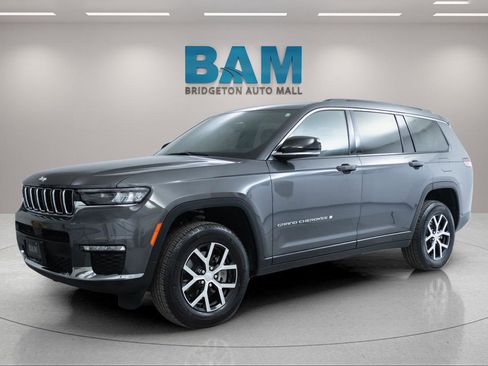 Used 2024 Jeep Grand Cherokee L Limited AWD/4WD image 3