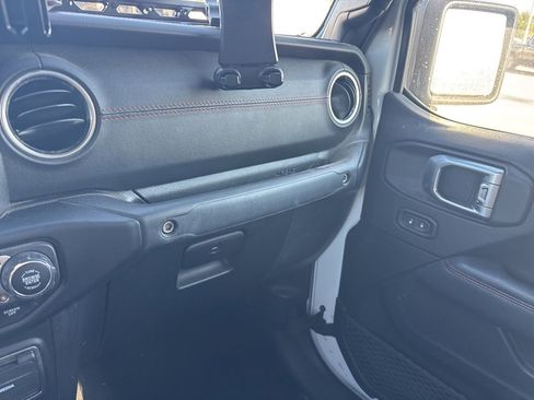 Used 2020 Jeep Gladiator Rubicon image 25