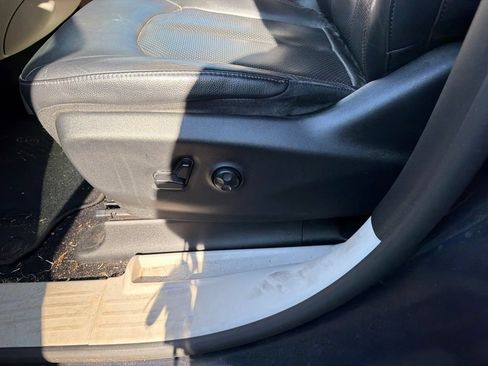Used 2019 Chrysler Pacifica Touring-L w/ Advanced Safetytec Group FWD image 14