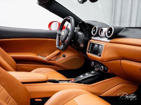 Used 2016 Ferrari California T RWD image 43