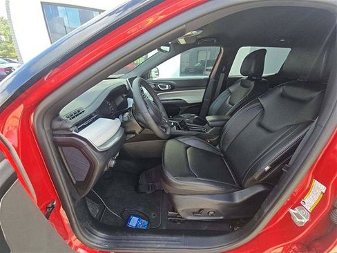 Used 2026 Jeep Compass Limited AWD/4WD image 7