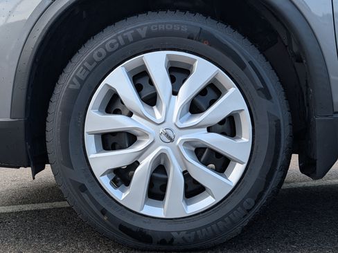 Used 2020 Nissan Rogue S AWD/4WD image 15