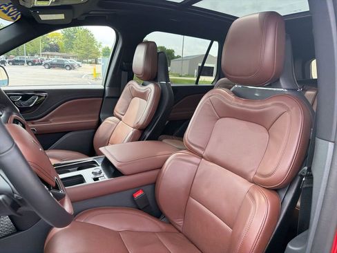 Used 2025 Lincoln Aviator Reserve w/ Equipment Group 201A AWD/4WD image 12