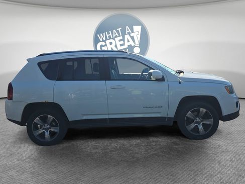 Used 2016 Jeep Compass High Altitude AWD/4WD image 2