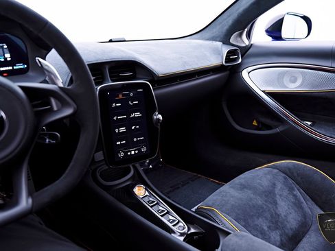 Used 2025 McLaren Artura RWD image 73