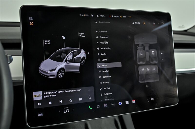 Used 2021 Tesla Model Y Long Range AWD/4WD image 30