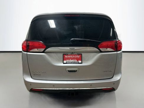 Used 2017 Chrysler Pacifica Limited w/ Advanced Safetytec Group image 7