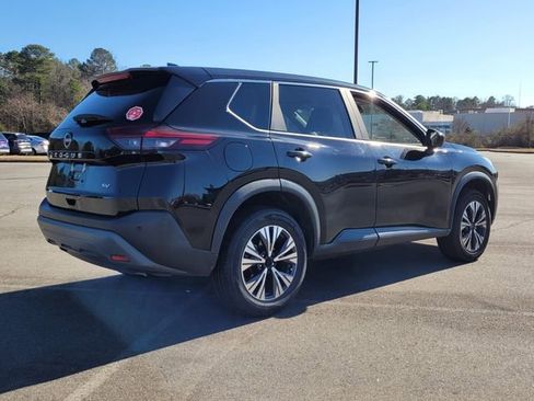 Used 2023 Nissan Rogue SV image 4