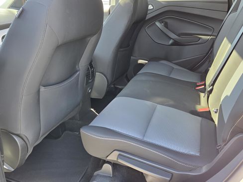 Used 2018 Ford Escape SE image 11