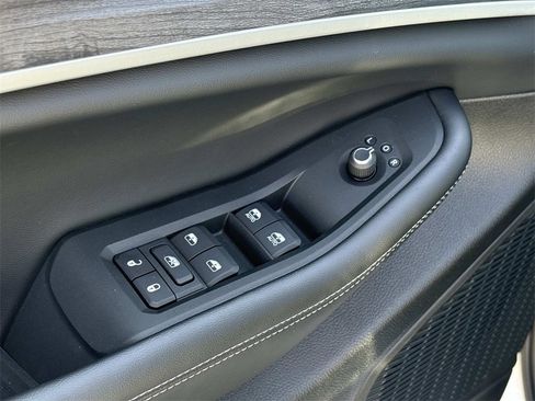 New 2025 Jeep Grand Cherokee L Limited w/ Black Appearance Package image 24