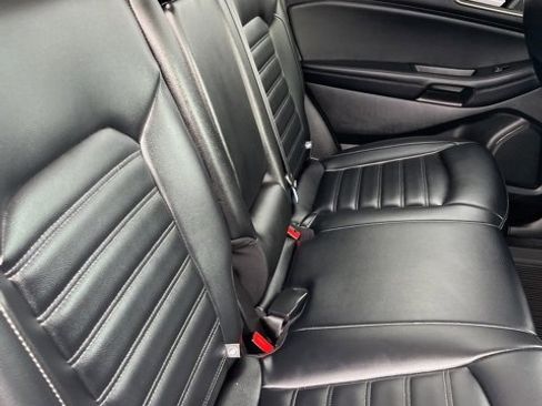 Used 2022 Ford Edge SEL w/ Convenience Package image 32