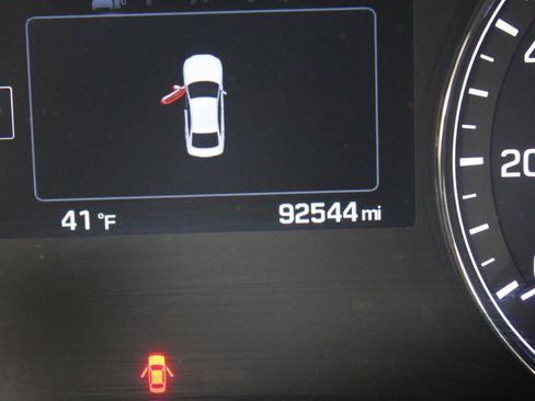 Used 2015 Hyundai Genesis 3.8 image 19