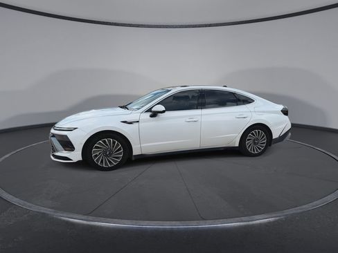 Used 2025 Hyundai Sonata Limited FWD image 5