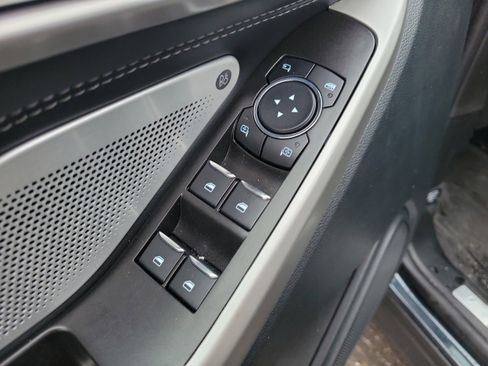 Used 2023 Ford Explorer Limited w/ Limited Technology Package image 19