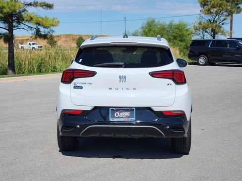 Used 2024 Buick Encore GX Sport Touring image 6
