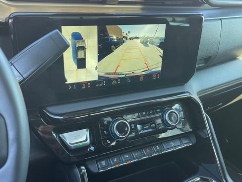 Used 2024 GMC Sierra 3500 AT4 w/ AT4 Premium Plus Package image 17