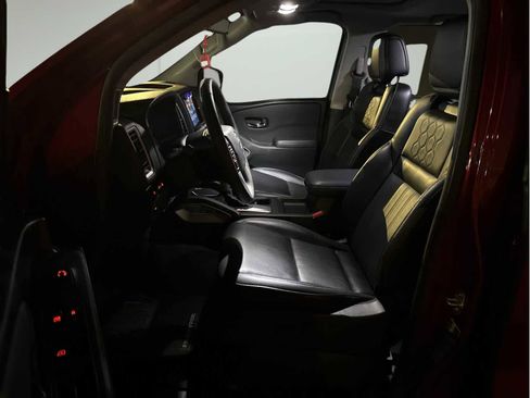 Used 2024 Nissan Frontier SL w/ Technology Package image 9