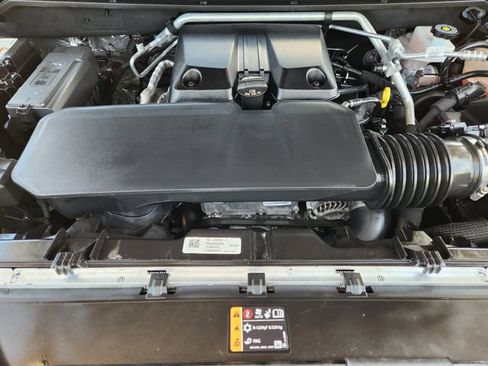 Used 2024 Chevrolet Colorado LT w/ LT Convenience Package III AWD/4WD image 31