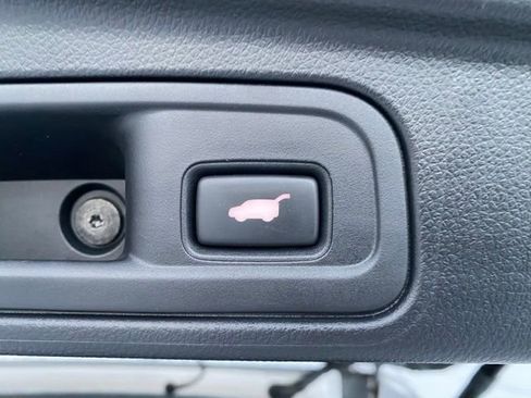 Certified 2020 Honda Pilot Touring image 15