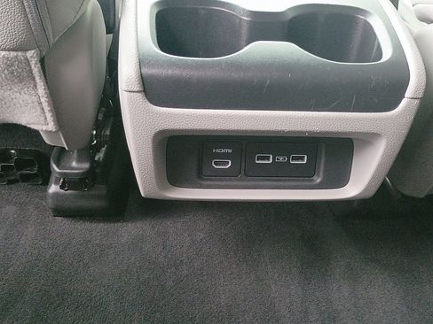 Used 2024 Honda Odyssey Touring image 19