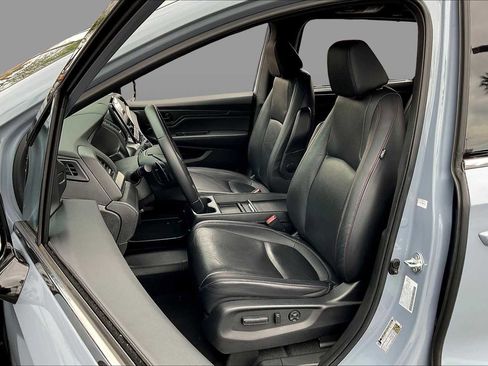 Used 2023 Honda Odyssey Sport image 7