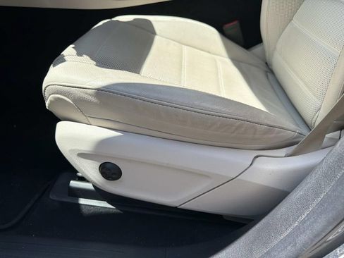 Used 2024 Mercedes-Benz GLE 350 4MATIC image 17