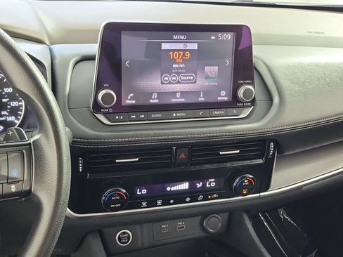 Used 2021 Nissan Rogue SV AWD/4WD image 28