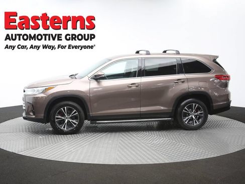 Used 2019 Toyota Highlander LE FWD image 58