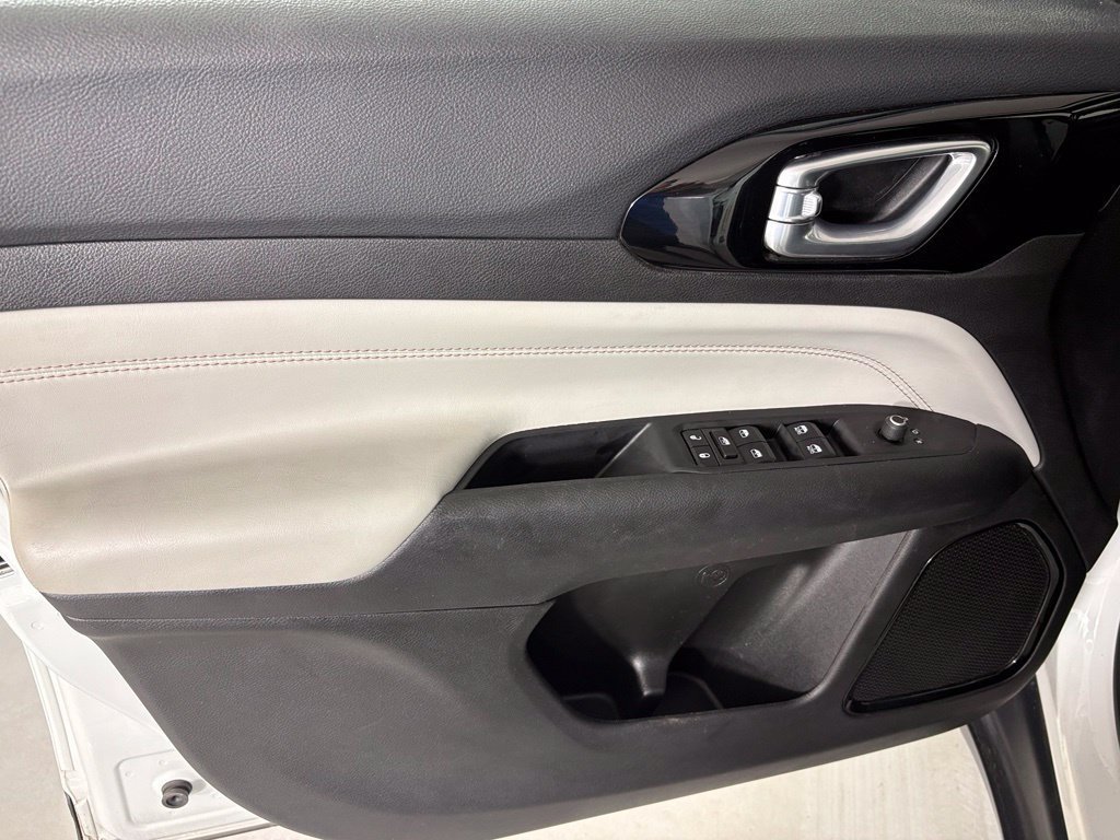 Used 2025 Jeep Compass Limited AWD/4WD image 12