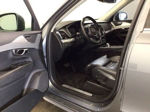 Used 2016 Volvo XC90 T8 Momentum w/ Vision Package AWD/4WD image 10