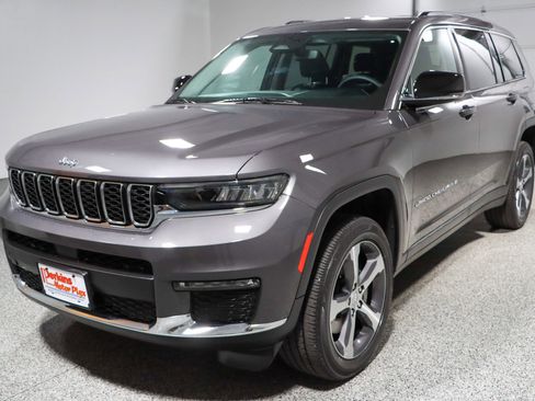 Used 2023 Jeep Grand Cherokee L Limited w/ Rear Seat Video Group I image 33