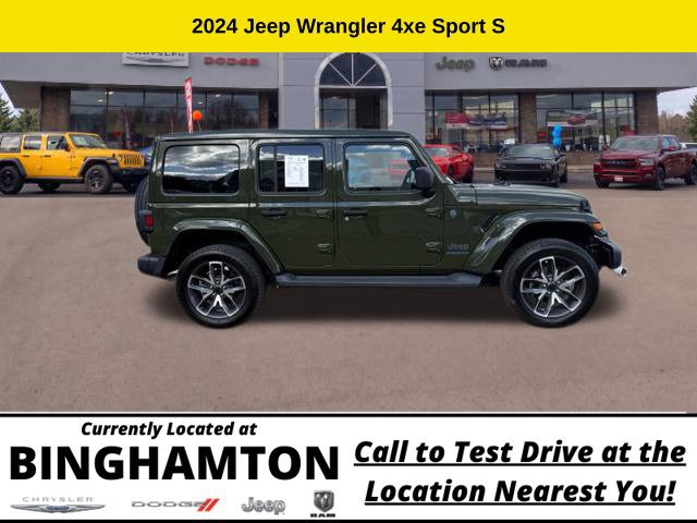 Used 2024 Jeep Wrangler Unlimited w/ Convenience Group AWD/4WD image 5