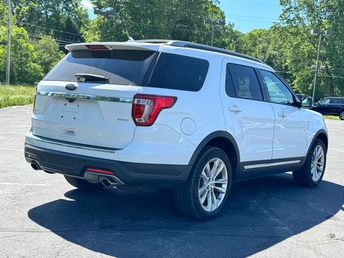 Used 2018 Ford Explorer XLT w/ Equipment Group 202A AWD/4WD image 7