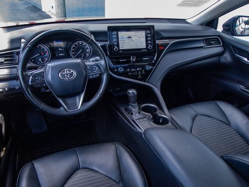 Used 2023 Toyota Camry SE w/ Cold Weather Package FWD image 28