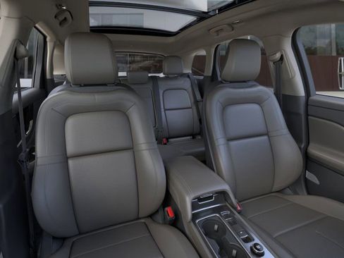 New 2025 Lincoln Corsair Reserve w/ Rear Removable Package Tray image 10