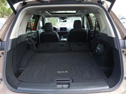 Certified 2025 Nissan Rogue SV w/ SV Premium Package image 9
