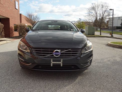 Used 2016 Volvo V60 T5 Premier w/ Convenience Package image 15