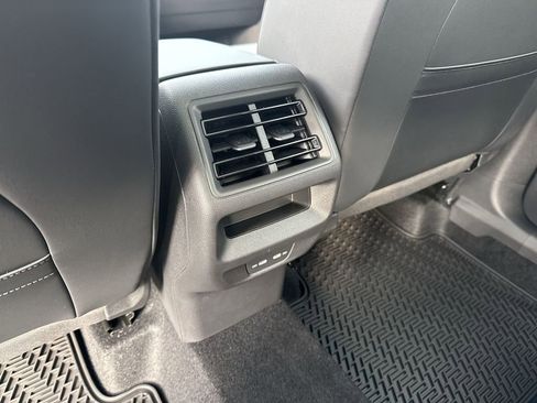 New 2026 Volkswagen Tiguan SE AWD/4WD image 28