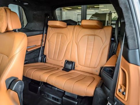 Used 2022 BMW X7 xDrive40i w/ M Sport Package AWD/4WD image 42