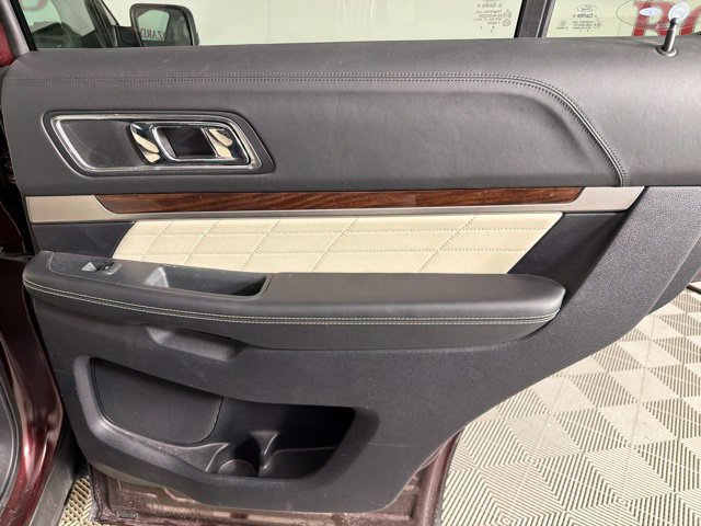 Used 2018 Ford Explorer Platinum AWD/4WD image 37