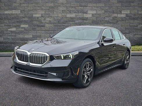 New 2026 BMW 530i xDrive w/ Premium Package AWD/4WD image 3